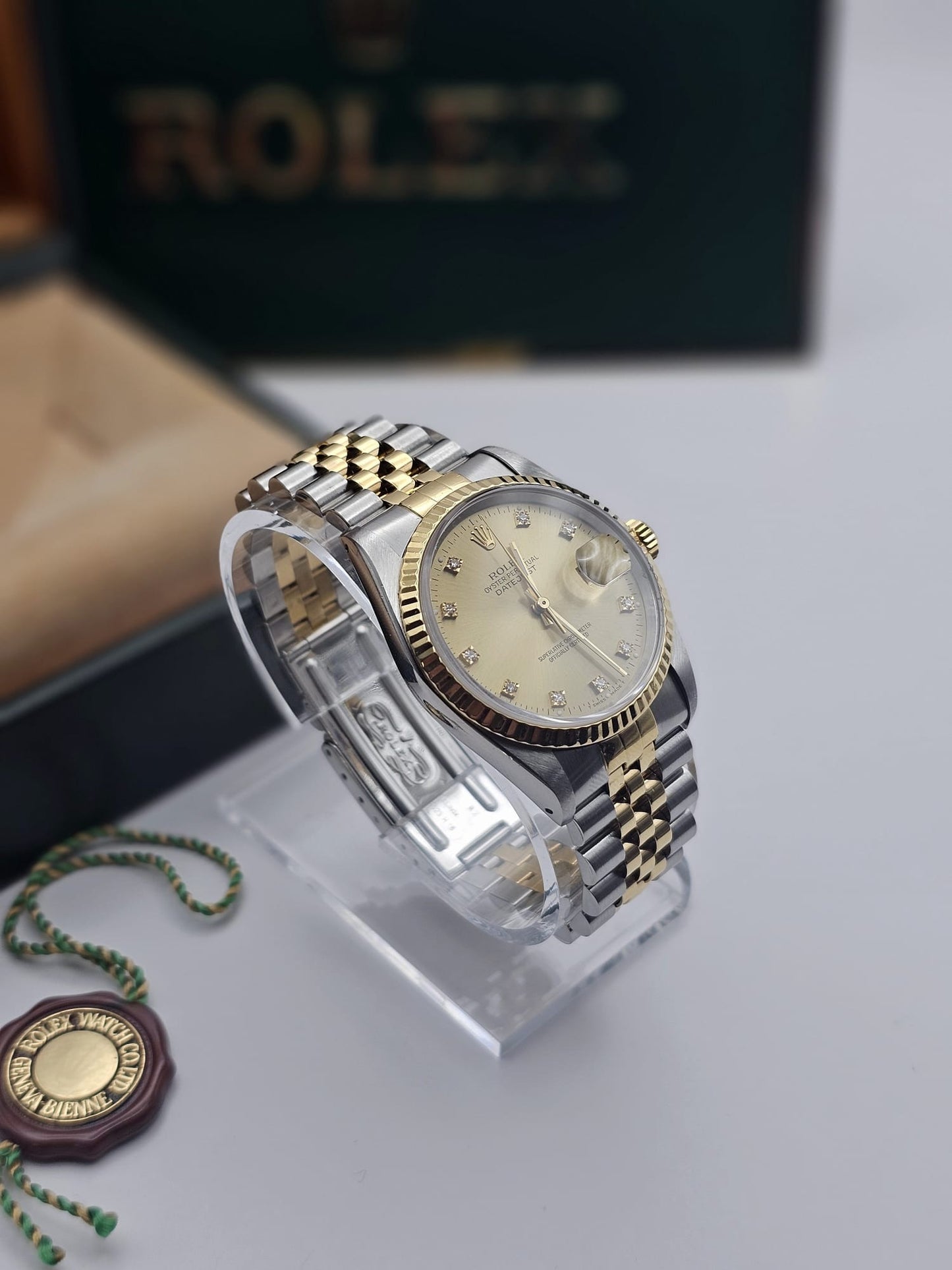 16233 Diamond Dial